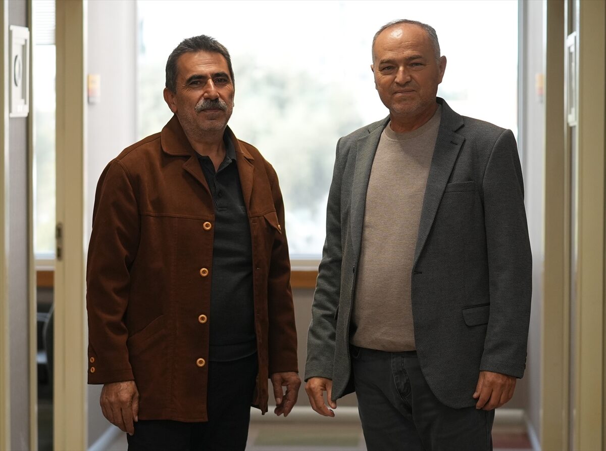 - İzmir'de yakınlarından nakil olamayan 3 diyaliz hastası, birbirlerinin yakınlarından