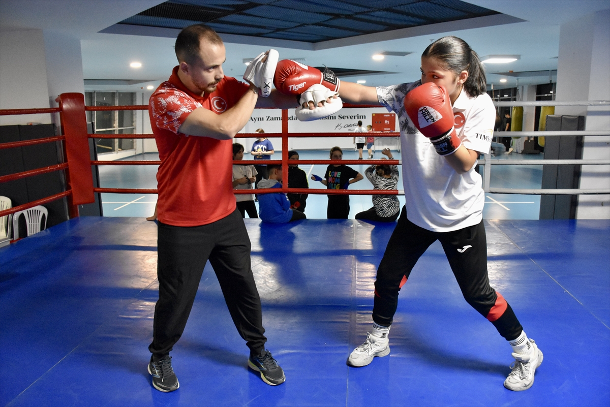 - Türkiye şampiyonluğunun ardından 15 Yaş Altı Kadınlar Avrupa Boks