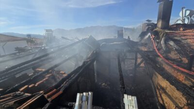 BURDUR (AA) – Burdur'un Yeşilova ilçesinde evde çıkan yangında 2