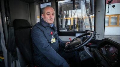 - Sürücünün rahatsızlanan kişiyi hastaneye ulaştırdığı anlar, otobüsün araç içi