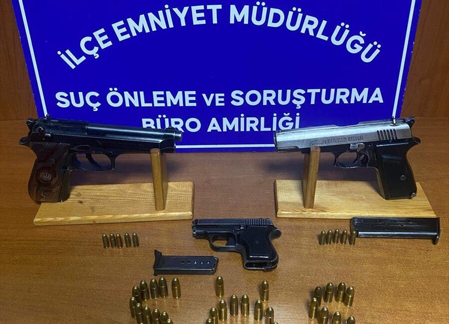 BURSA (AA) – Bursa'nın Osmangazi ilçesinde yasa dışı silah imalatına