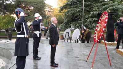 - Türkiye Cumhuriyeti'nin kurucusu Büyük Önder Mustafa Kemal Atatürk vefatının