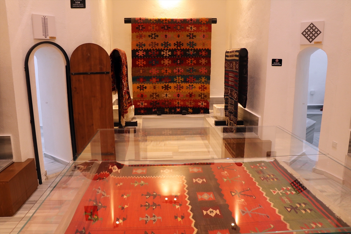 - Çankırı Belediyesi tarafından Tarihi Karataş Hamamı'nda oluşturulan "Çankırı Kilim