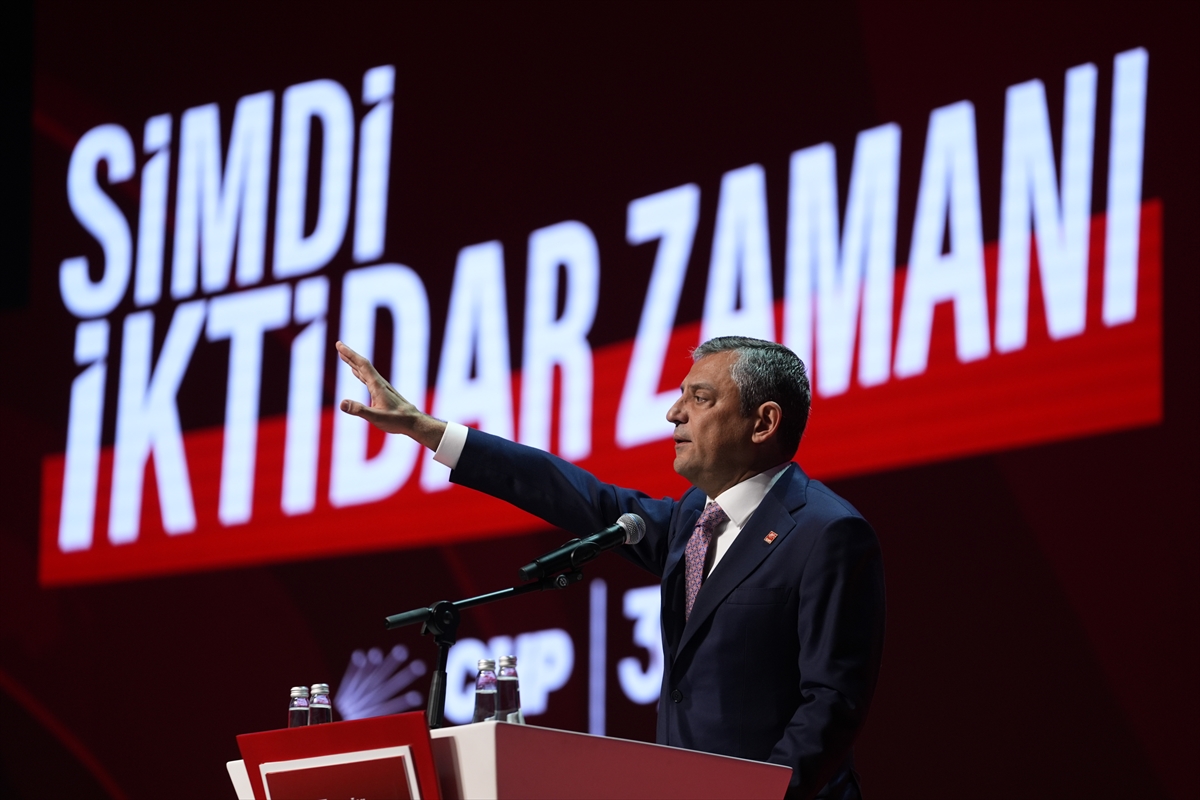 - Divan Başkanlığına Eskişehir Büyükşehir Belediye Başkanı Ayşe Ünlüce seçildi