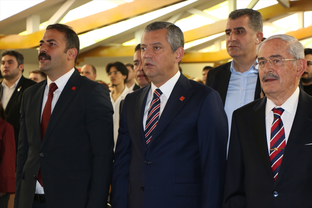 - "Nitelikli, özerk, demokratik ve yaşanabilir üniversitenin her gencin hakkı