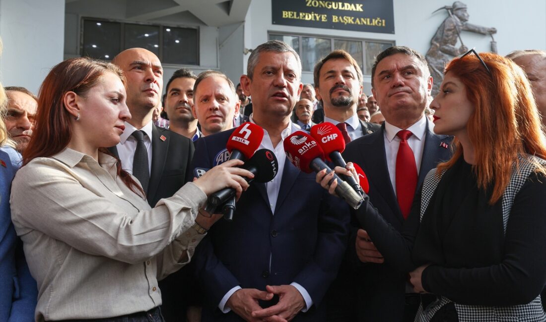 - "Siyasi operasyonlara karşı belediye başkanlarımızın sonuna kadar arkasındayız"