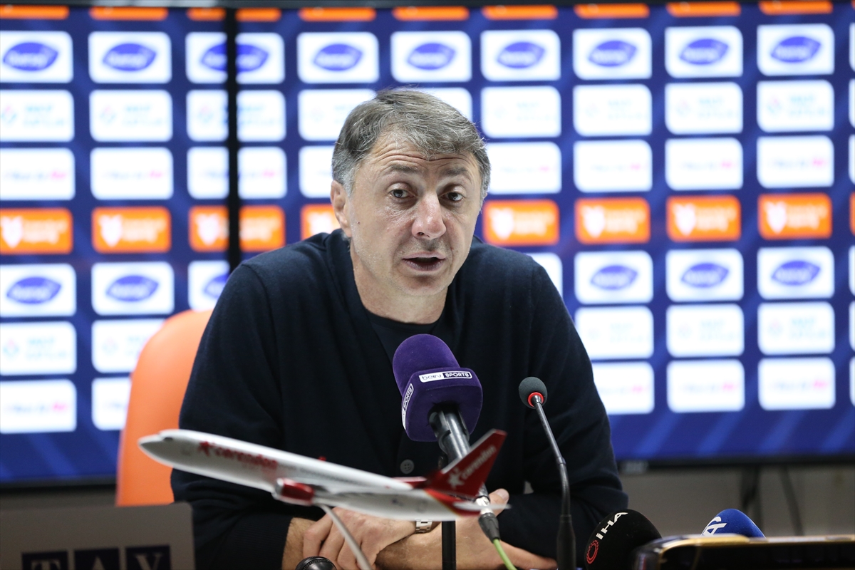 - Kasımpaşa Teknik Direktörü Şota Arveladze:
- "Bu galibiyetle çok önemli