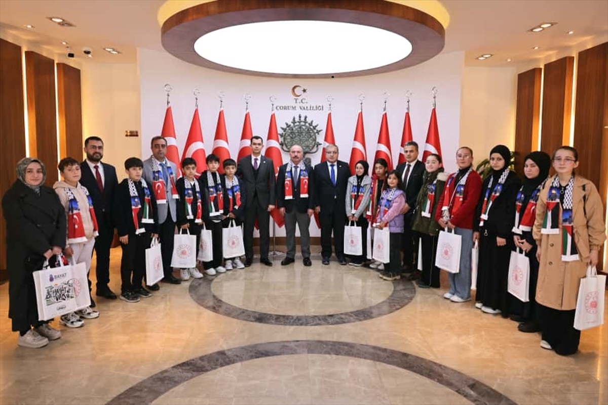 ÇORUM (AA) – Çorum'un Bayat ilçesinde öğrencilerin, İsrail'in saldırıları nedeniyle