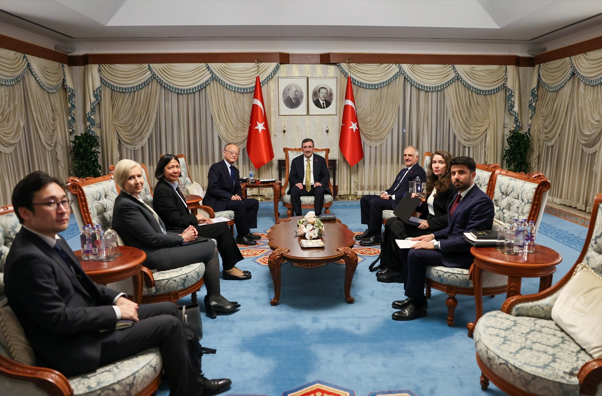 - "Deprem bölgesine yönelik projeler başta olmak üzere, sürdürülebilir kalkınma