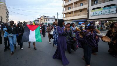 DAKAR (AA) – Senegal'de Dakar Karnavalı kapsamında kortej yürüyüşü düzenlendi.