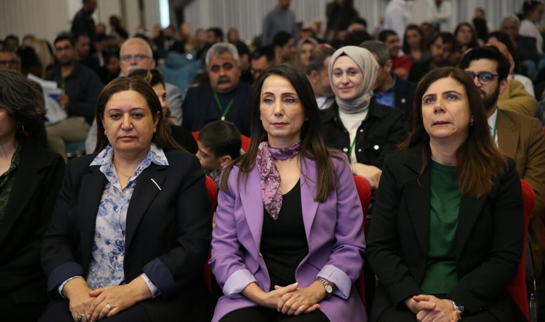 - "Bu ülkenin yani Cumhuriyetin kurucu partisinin adaya gitmekten imtina