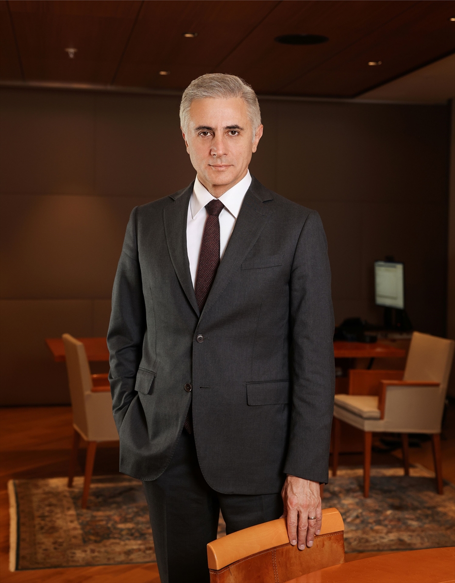 - DenizBank Genel Müdürü Recep Baştuğ:
- "Toptan fonlamamızın içinde sürdürülebilirlik