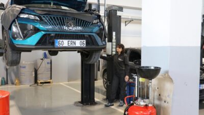 - Sivas'ta 2 ay önce bir otomotiv şirketinin yetkili servisinde