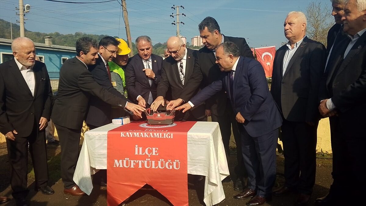 - "Küçük yaşta çocuklarımızın kalbine Allah, peygamber, Kur'an, bayrak sevgisi