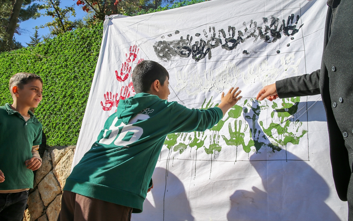 DİYARBAKIR (AA) – Diyarbakır'ın Eğil ilçesinde öğrenciler, Filistin'e destek amacıyla