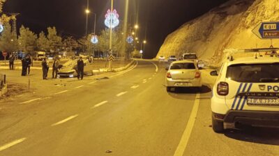 DİYARBAKIR (AA) – Diyarbakır'ın Eğil ilçesinde iki otomobilin çarpışması sonucu