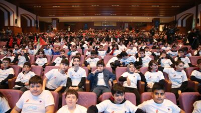 - TÜGVA Genel Başkanı İbrahim Beşinci:
- "Gençlerimizin kitap kurdu yarışmamıza