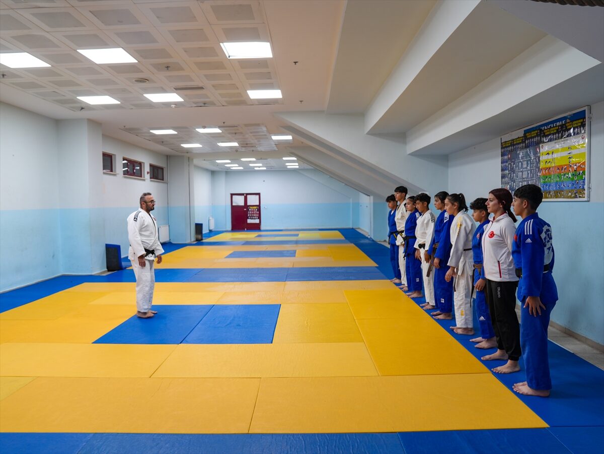 - Katıldıkları müsabakalarda çeşitli dereceler elde eden milli judocular Dicle