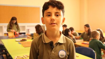 - Tekirdağ'da Mevlana İlkokulu'nda sınıf öğretmeni Doğuş Başaraner tarafından akıl