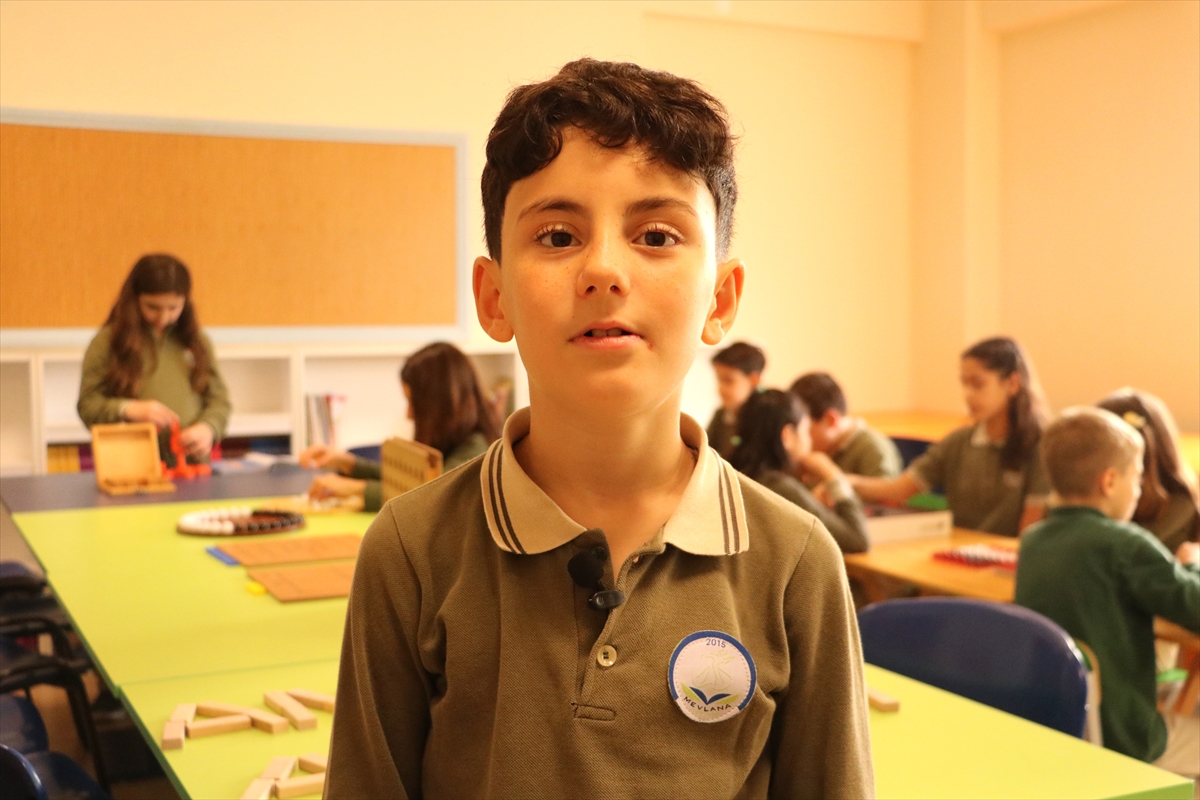 - Tekirdağ'da Mevlana İlkokulu'nda sınıf öğretmeni Doğuş Başaraner tarafından akıl