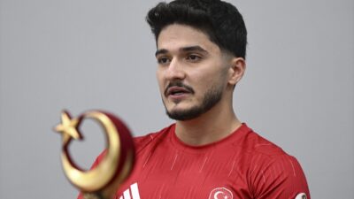 - Gazi Üniversite'nde öğrencilerle buluşan dünya şampiyonu milli halterci Muhammed