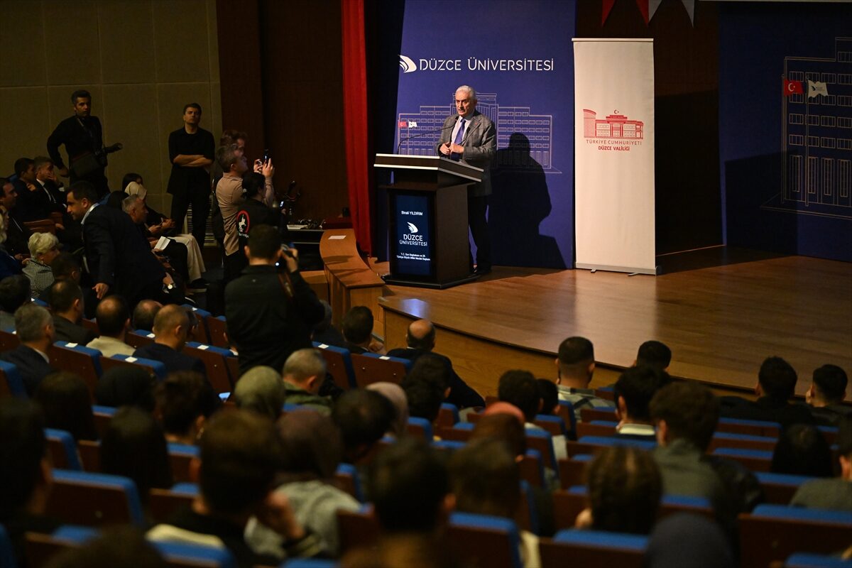 - Ulaştırma ve Altyapı Bakan Yardımcısı Durmuş Ünüvar:
- "Türkiye'nin yol