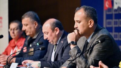 - AFAD Genel Başkan Yardımcısı Önder Bozkurt:
- "(6 Şubat depremlerinden