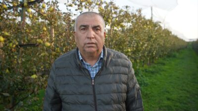 - Birim alandan elde ettikleri yüksek gelirle yüzleri gülen çiftçiler,