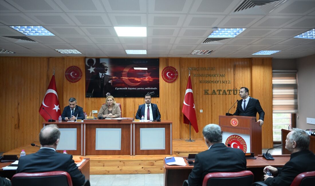 - Edirne Milli Eğitim Müdürü Ferhat Yılmaz:
- "Biz devamsızlığın hiç