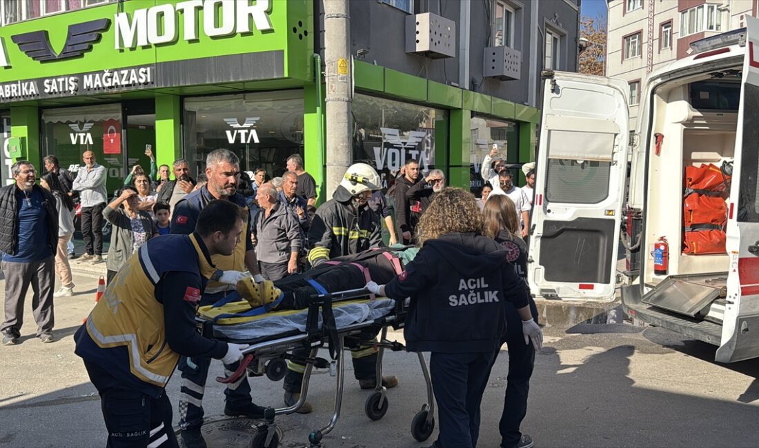 EDİRNE (AA) – Edirne'de otomobilin ekmek fırınına girdiği kazada 4