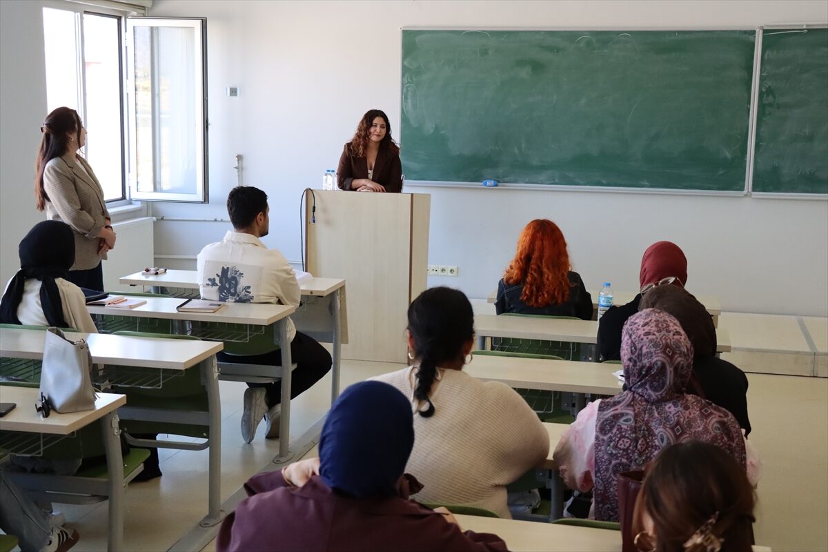 ERZİNCAN (AA) – Erzincan Binali Yıldırım Üniversitesi'nde (EBYÜ), kuruluşunun 20.