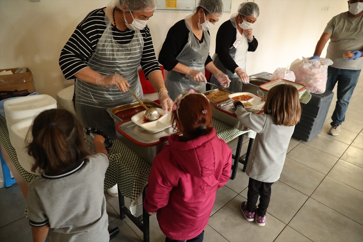 - Hayırseverlerin desteğiyle Erzincan Valiliği Sosyal Yardımlaşma ve Dayanışma Vakfı