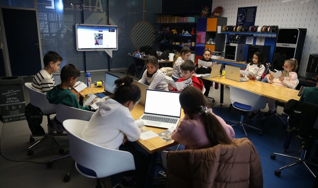 - Bilim Erzurum'da ara tatil için özel hazırlanan etkinlik çalışmalarına