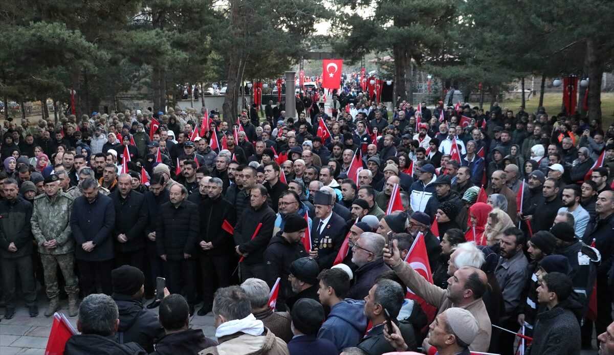 - Erzurum Valisi Mustafa Çiftçi:
- "Mülk-i İslam'ın kilidi Erzurum'un Aziziye