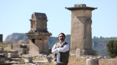 - Antalya'nın Kaş ilçesindeki antik kentin kazı başkanı Doç. Dr.