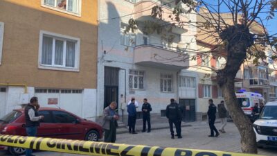 ESKİŞEHİR (AA) – Eskişehir'in Odunpazarı ilçesinde boğazında bıçak yarası olduğu