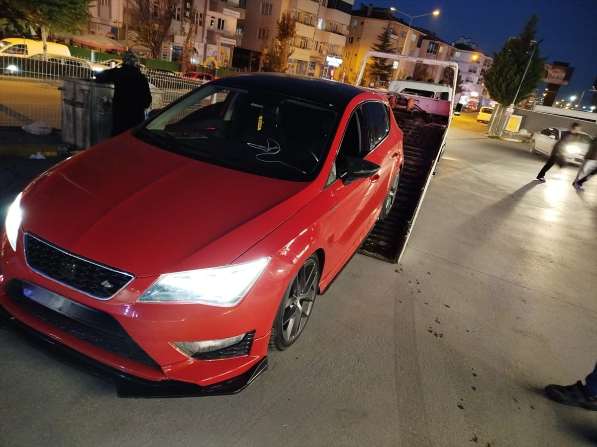 ESKİŞEHİR (AA) – Eskişehir'in Odunpazarı ilçesinde drift atan sürücünün ehliyetine