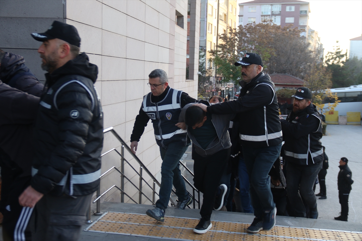 ESKİŞEHİR (AA) – Eskişehir'de polisin suç örgütüne yönelik düzenlediği operasyonda