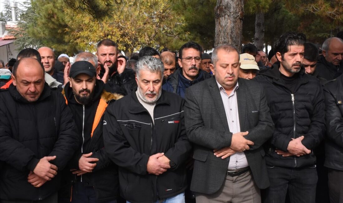 - Servet Böcek'in babası Yılmaz Böcek:
- "Adalet için sonuna kadar