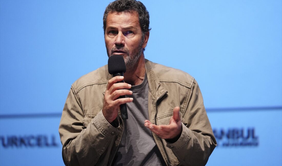 - "Her oyuncunun kendi varlığı, kendi sesi, kendi olayı, kendi