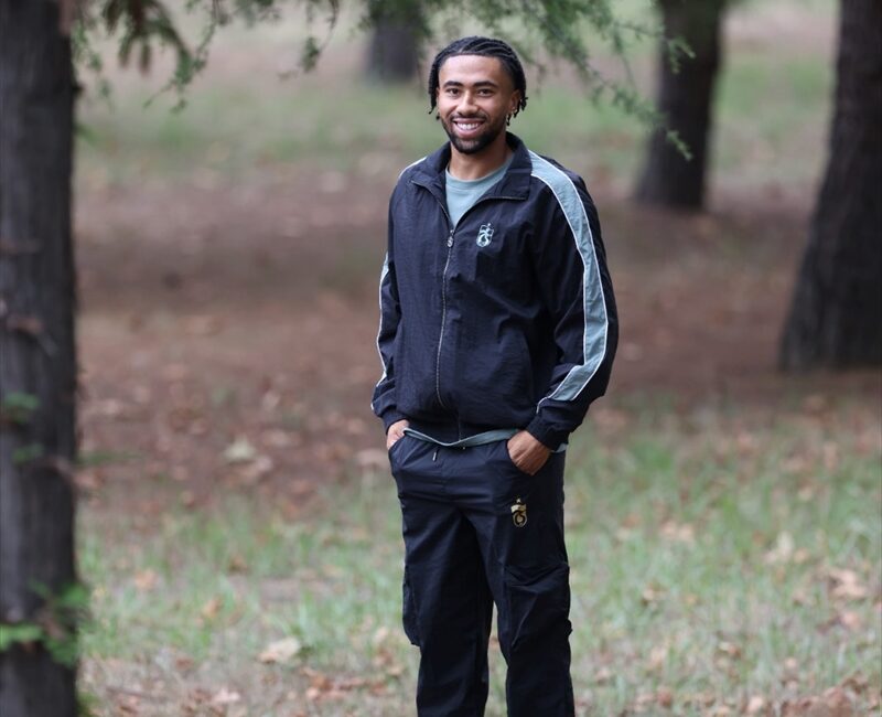 - Bordo-mavili takımın Fransız futbolcusu:
- "Bu büyük ailenin bir parçası