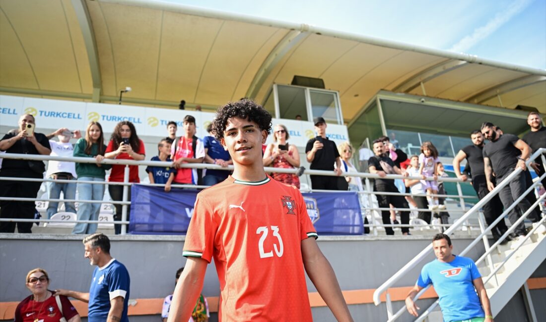 - Portekiz: 2 - İngiltere: 1
- Yıldız futbolcu Cristiano Ronaldo'nun