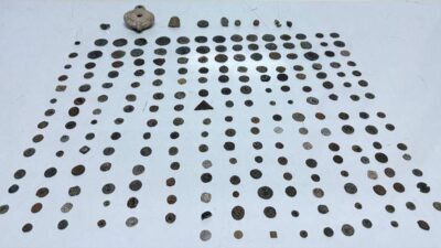 GAZİANTEP (AA) – Gaziantep'te bir araçta yapılan aramada, Roma ve