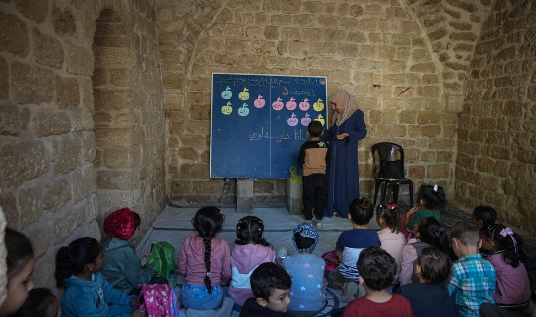 - Kemaliyye Okulu Müdiresi Fayide Abdulkerim el-Issi:
- "Bugün 4. sınıfta
