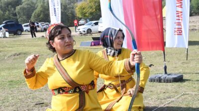 ADANA (AA) – Adana'da Türkiye Geleneksel Türk Okçuluk Federasyonu tarafından