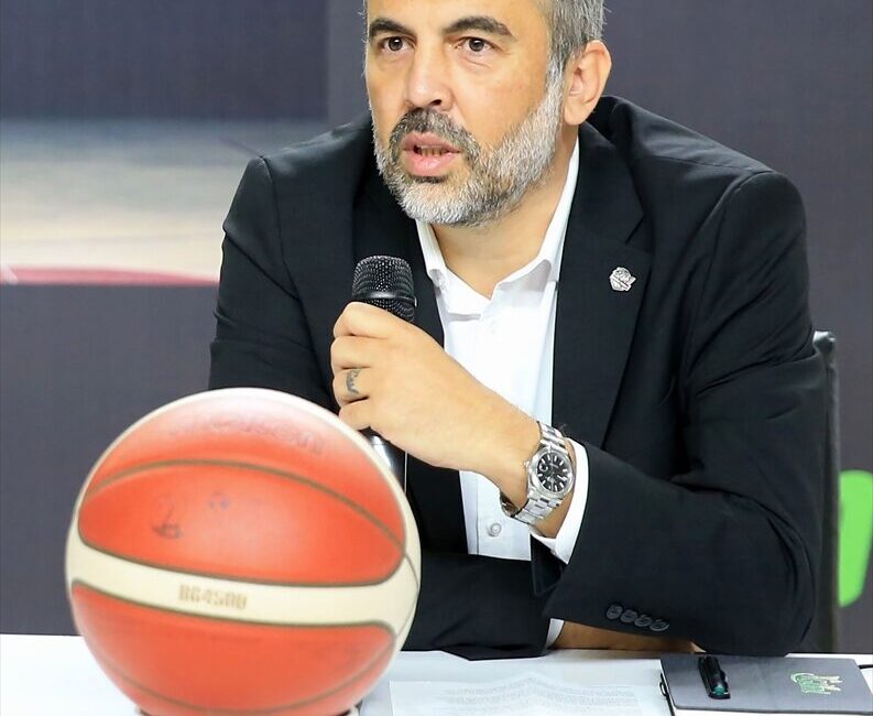 - Genel menajer Özgün Önver:
- "Manisa Basket'in orta ve uzun