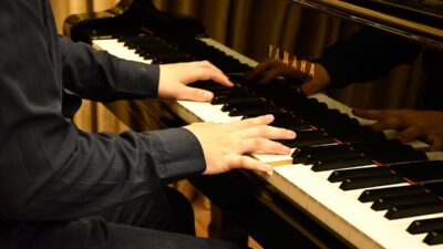 - Doğuştan gelen rahatsızlık nedeniyle gözlerinde yüzde 90 görme kaybı