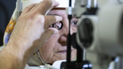 - Ankara'da yaşayan 76 yaşındaki Fatma Boyraz, görme kaybına yol