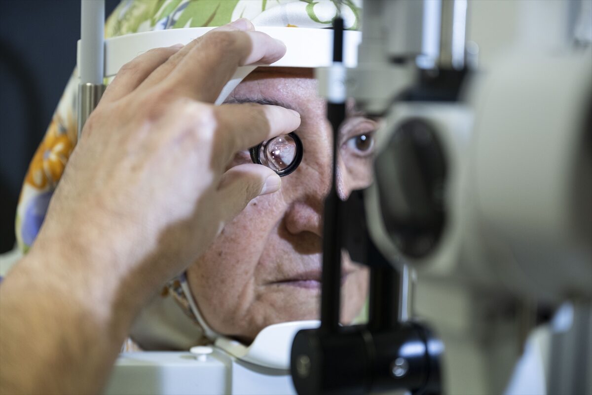 - Ankara'da yaşayan 76 yaşındaki Fatma Boyraz, görme kaybına yol