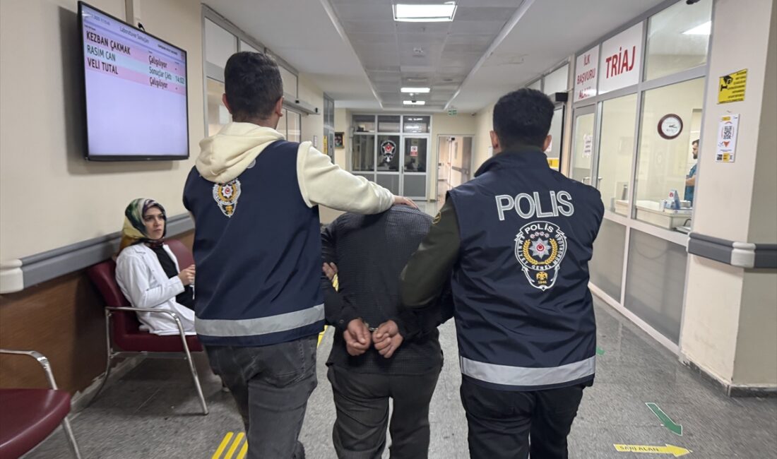 GÜMÜŞHANE (AA) – Gümüşhane'de eşini bıçakla yaralayan zanlı tutuklandı. Karaer